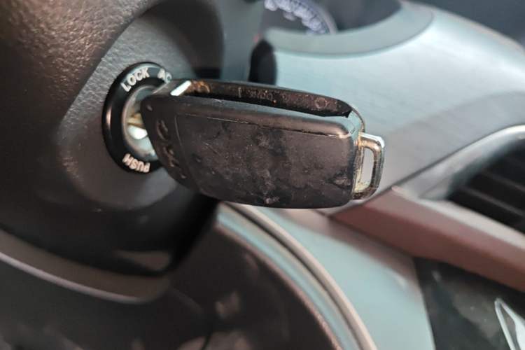 Used JAC Refine M3 2022 PLUS 1.8L 7-seater Standard Model Vehicle Key