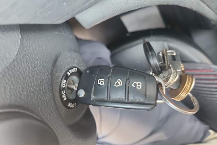Used JAC Refine M3 2022 PLUS 1.5T 7-Seater Standard Model Vehicle Key