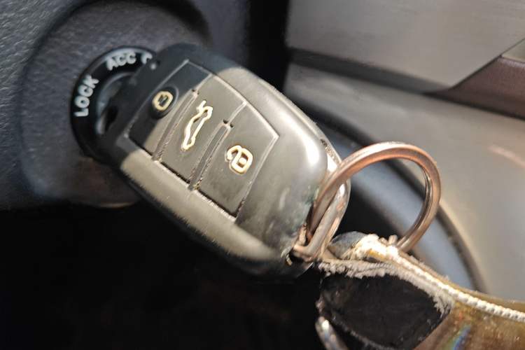 Used JAC Refine M3 2022 PLUS 1.5T 7-Seater Standard Model Vehicle Key