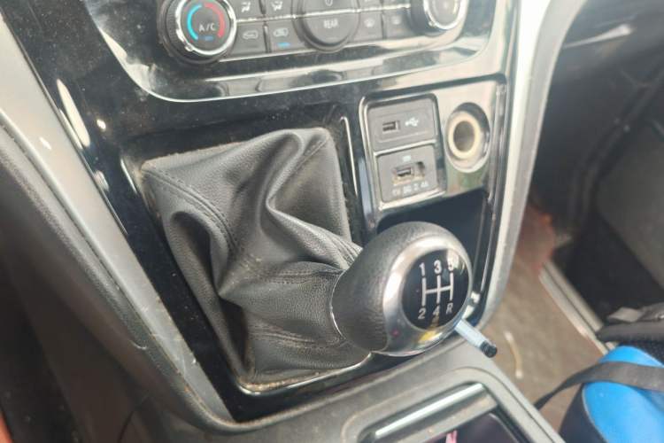 Used JAC Refine M3 2022 1.8L 7-seat Standard Edition Gear Lever