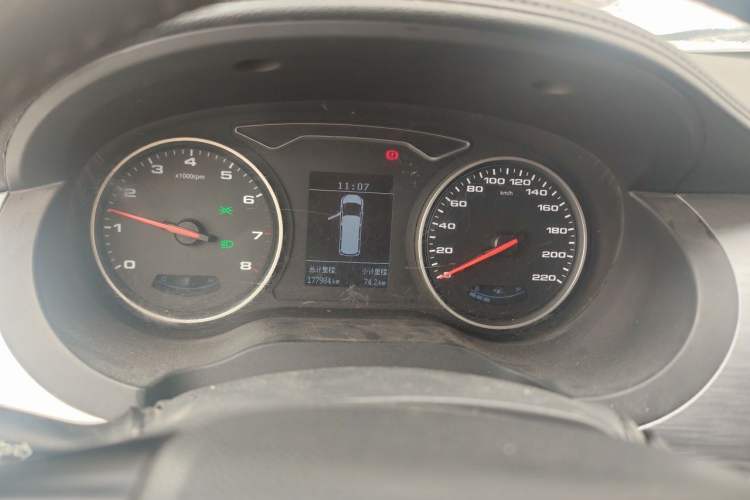 Used JAC Refine M3 2022 1.8L 7-seat Standard Edition Instrument Cluster
