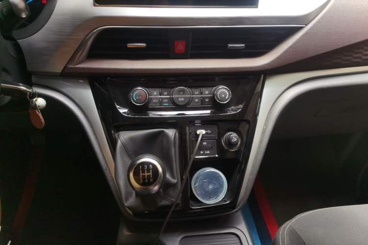 Used JAC Refine M3 2022 1.8L 7-seat Standard Edition Audio And AC Panel