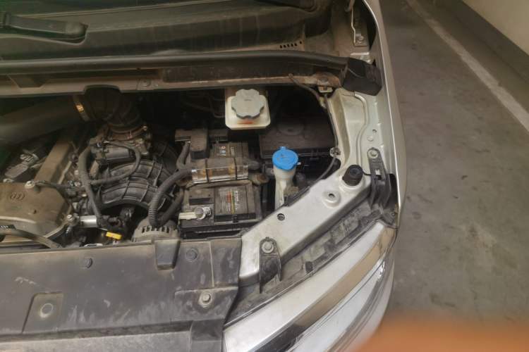Used JAC Refine M3 2022 1.8L 7-seat Standard Edition Engine Bay Left
