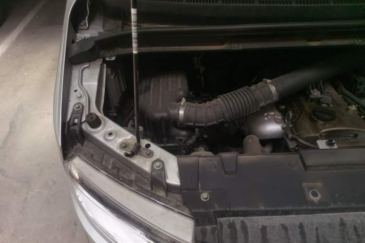 Used JAC Refine M3 2022 1.8L 7-seat Standard Edition Engine Bay Right