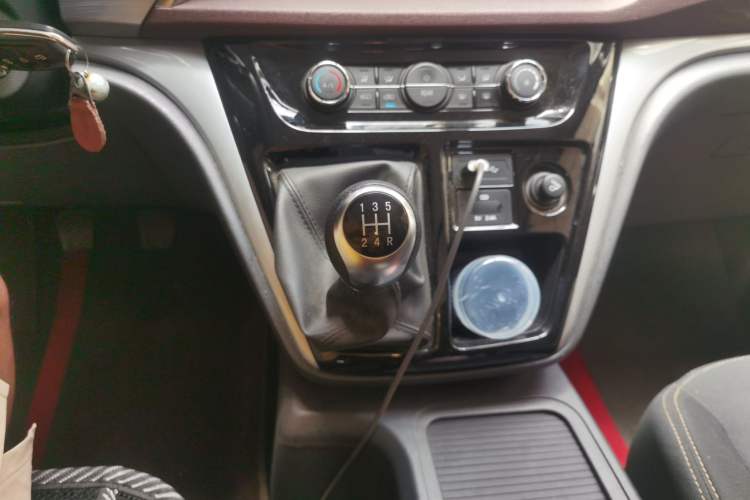 Used JAC Refine M3 2022 1.8L 7-seat Standard Edition Gear Lever