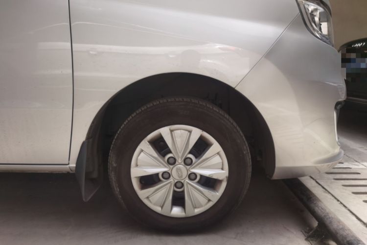 Used JAC Refine M3 2022 1.8L 7-seat Standard Edition Right Front Wheel Hub