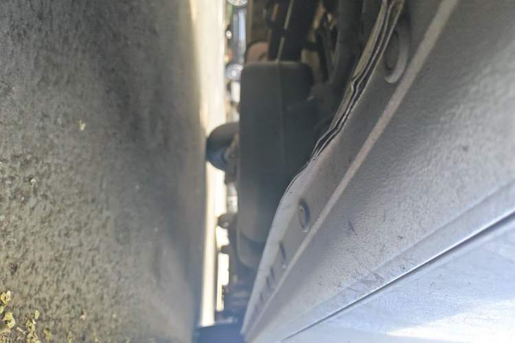 Used JAC Refine M3  Chassis Front Left