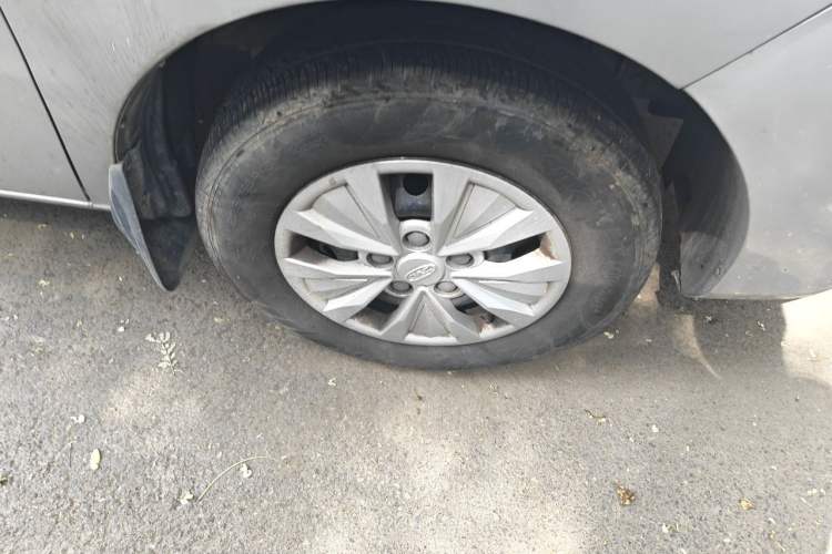 Used JAC Refine M3  Right Front Wheel Hub