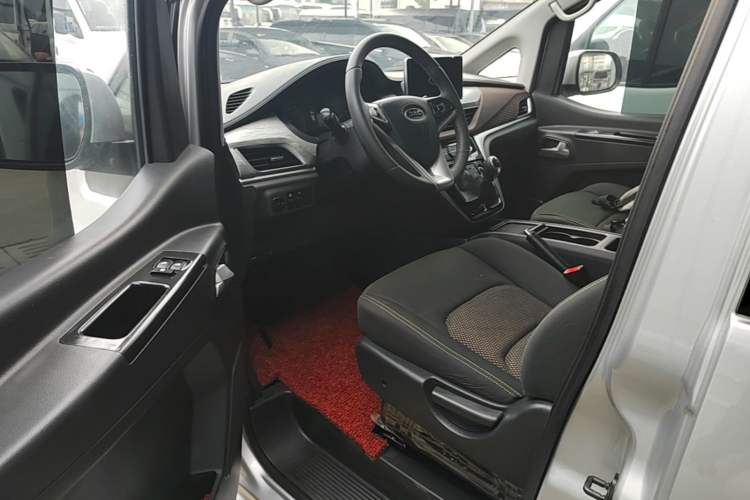 Used JAC Refine M3 2022 PLUS 1.5T 7-Seater Standard Model Driver Seat