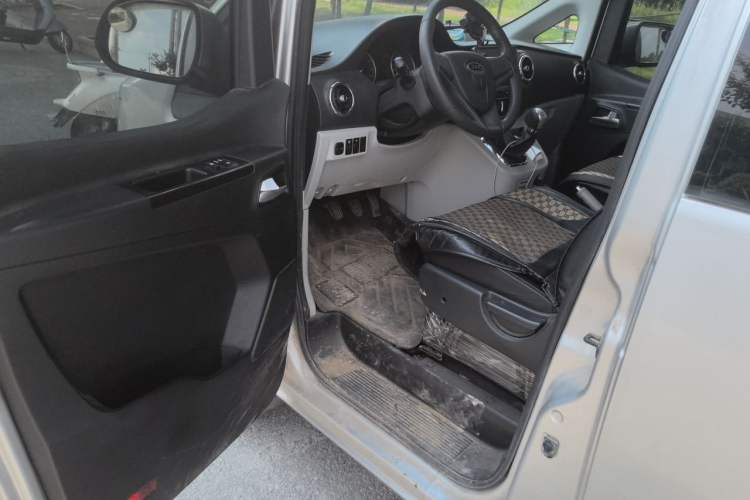 Used JAC Refine M3 2022 1.5T 7-Seater Standard Edition Driver Seat