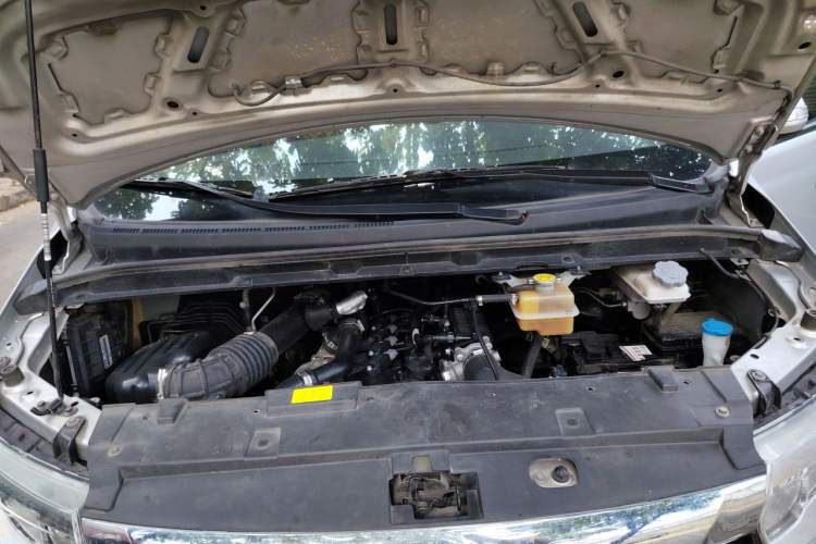 Used JAC Refine M3 2022 PLUS 1.5T 7-Seater Standard Model Engine Bay