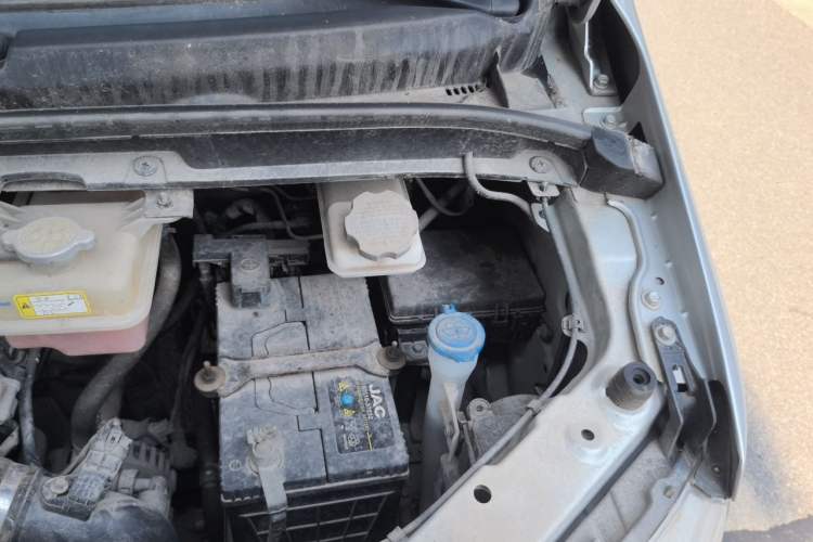 Used JAC Refine M3 2022 1.5T 7-Seater Standard Edition Engine Bay Left