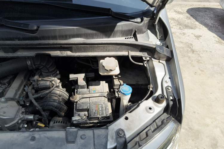 Used JAC Refine M3 2022 PLUS 1.8L 7-seater Standard Model Engine Bay Left