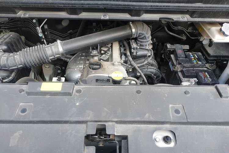 Used JAC Refine M3 2022 PLUS IKEA Edition 1.8L Comfort Version Engine Bay