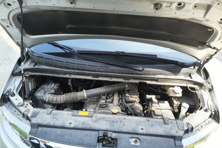 Used JAC Refine M3 2022 PLUS 1.8L 7-seater Standard Model Engine Bay