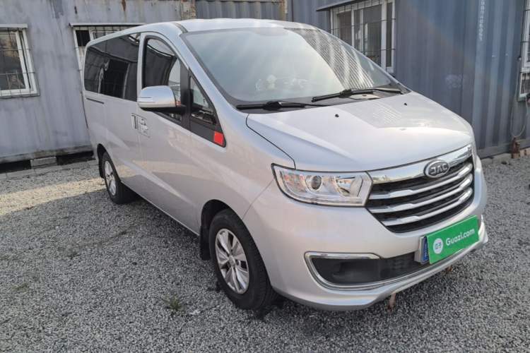 Used JAC Refine M3 2022 1.5T 7-Seater Standard Edition Front Right 45 Deg