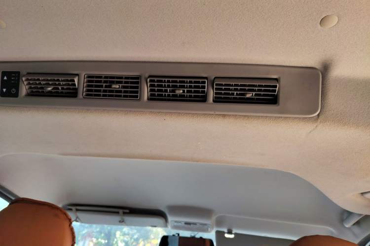 Used JAC Refine M3 2022 PLUS 1.5T 7-Seater Standard Model Headliner