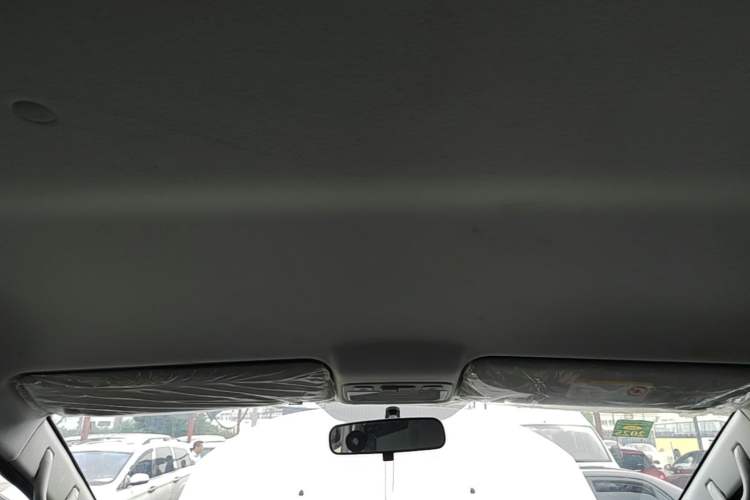 Used JAC Refine M3 2022 PLUS 1.5T 7-Seater Standard Model Headliner