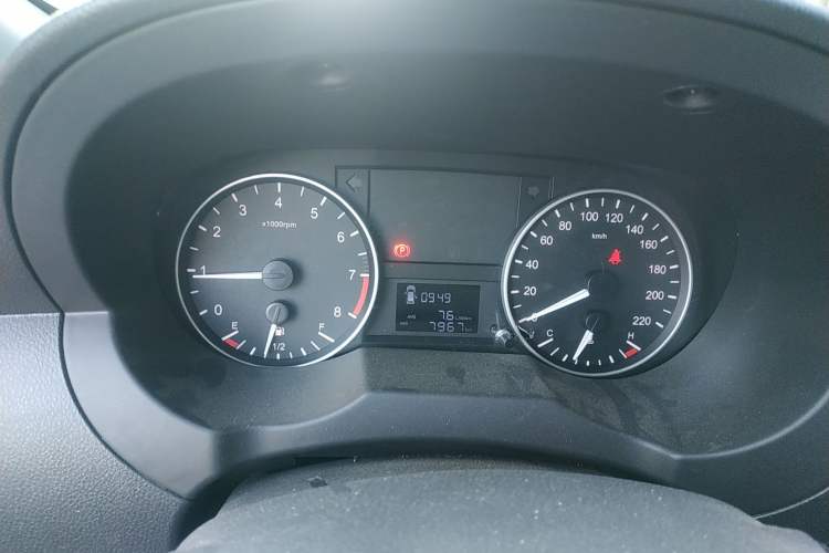 Used JAC Refine M3 2022 PLUS IKEA Edition 1.8L Comfort Version Instrument Cluster
