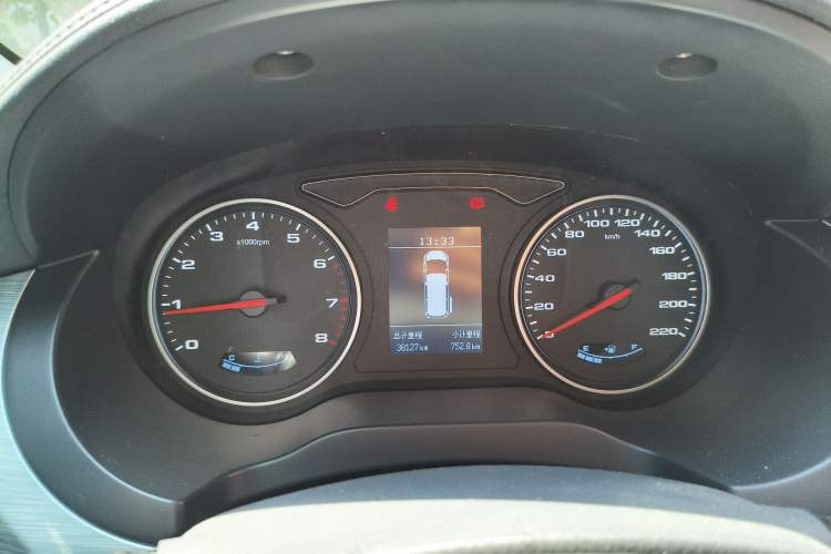 Used JAC Refine M3 2022 PLUS 1.8L 7-seater Standard Model Instrument Cluster