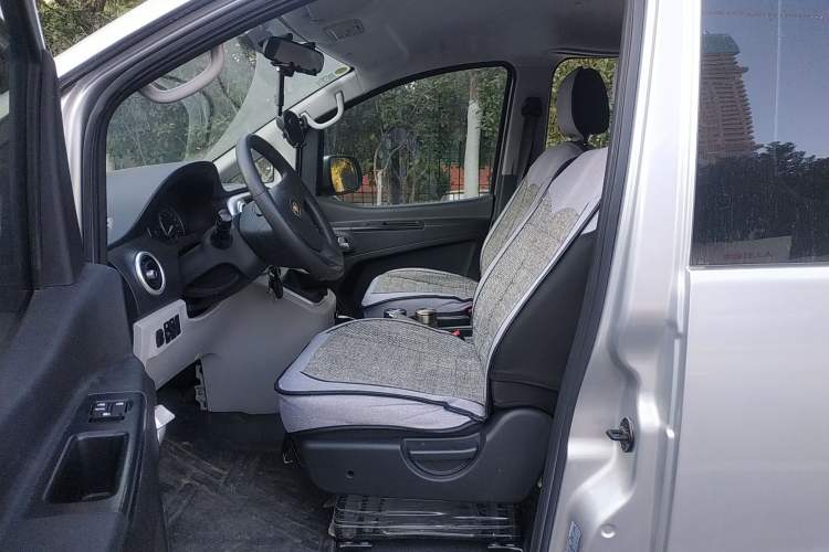 Used JAC Refine M3 2022 PLUS IKEA Edition 1.8L Comfort Version Left Front Seat