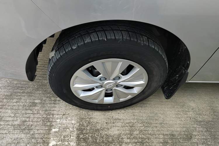Used JAC Refine M3 2022 PLUS 1.5T 7-Seater Standard Model Left Front Wheel Hub