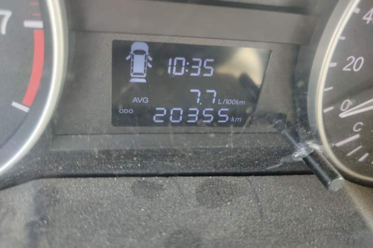 Used JAC Refine M3 2022 PLUS IKEA Edition 1.8L Comfort Version Odometer Close Up