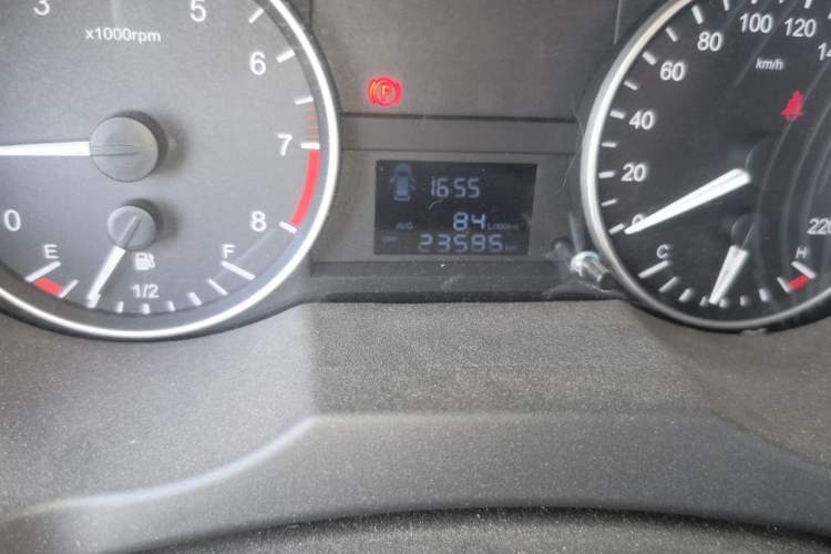 Used JAC Refine M3 2022 1.5T 7-Seater Standard Edition Odometer Close Up