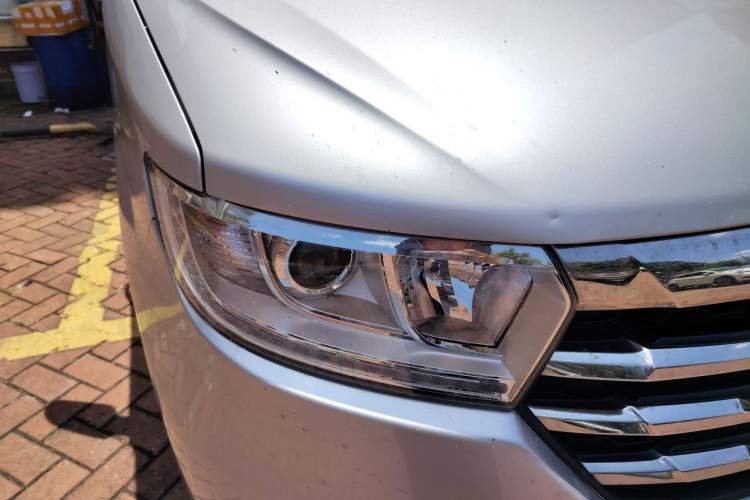 Used JAC Refine M3 2022 PLUS 1.5T 7-Seater Standard Model Right Front Headlight