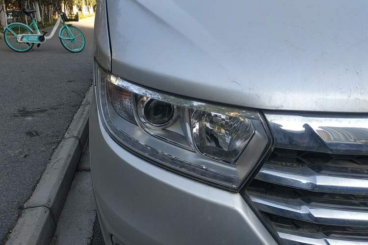 Used JAC Refine M3 2022 PLUS IKEA Edition 1.8L Comfort Version Right Front Headlight