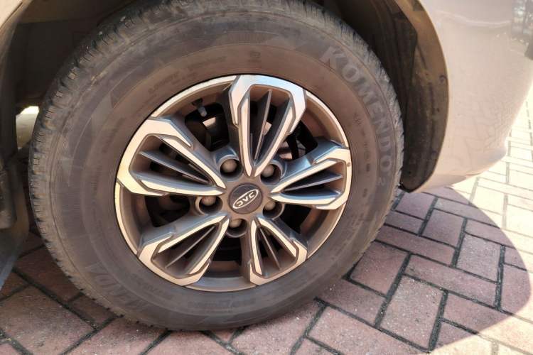 Used JAC Refine M3 2022 PLUS 1.5T 7-Seater Standard Model Right Front Wheel Hub