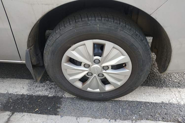 Used JAC Refine M3 2022 PLUS IKEA Edition 1.8L Comfort Version Right Front Wheel Hub