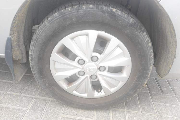 Used JAC Refine M3  Right Front Wheel Hub