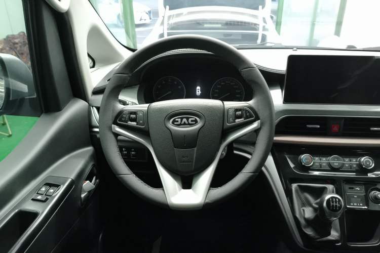 Used JAC Refine M3 2022 PLUS 1.5T 7-Seater Standard Model Steering Wheel