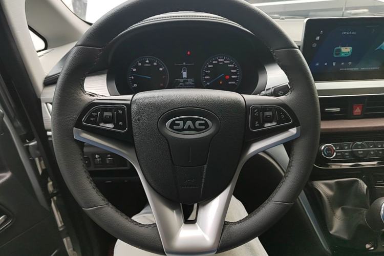 Used JAC Refine M3 2022 PLUS 1.5T 7-Seater Standard Model Steering Wheel