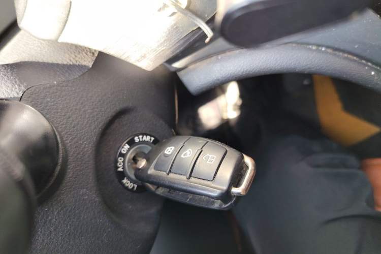 Used JAC Refine M3 2022 PLUS 1.5T 7-Seater Standard Model Vehicle Key