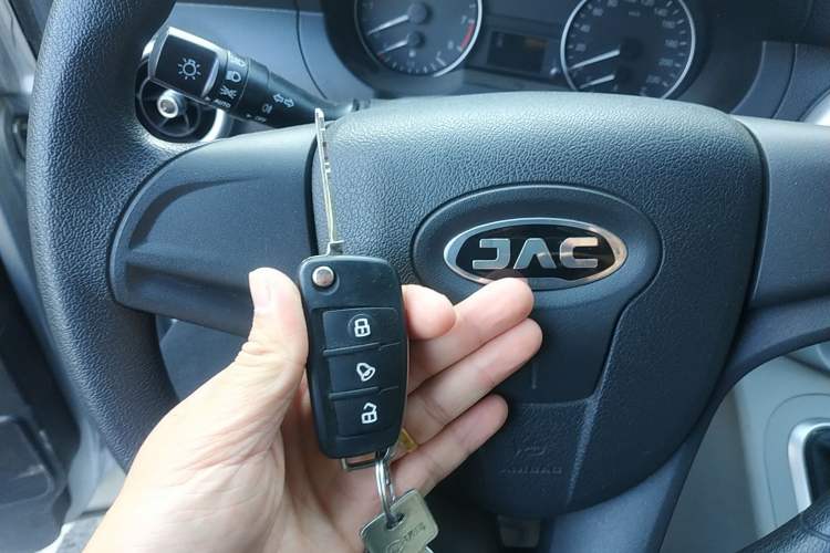 Used JAC Refine M3 2022 PLUS IKEA Edition 1.8L Comfort Version Vehicle Key