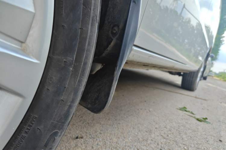 Used JAC Refine M3  Chassis Front Left