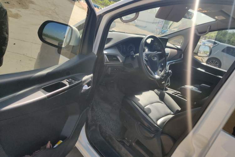 Used JAC Refine M3 2022 PLUS 1.8L 7-seater Standard Model Driver Seat