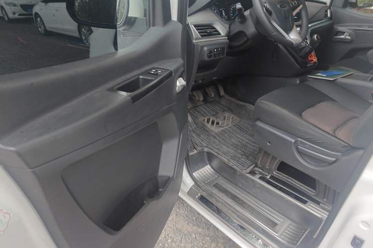 Used JAC Refine M3 2022 1.8L 7-seat Standard Edition Driver Seat