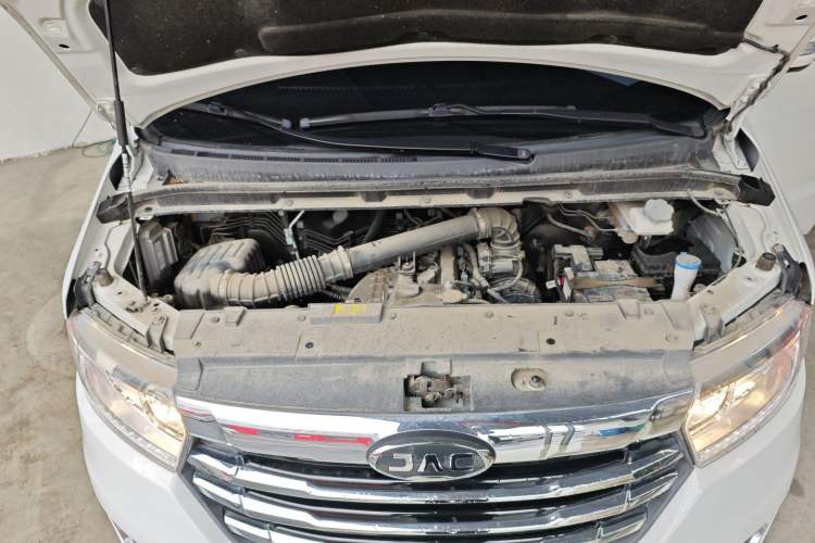Used JAC Refine M3 2022 PLUS 1.8L 7-seater Standard Model Engine Bay