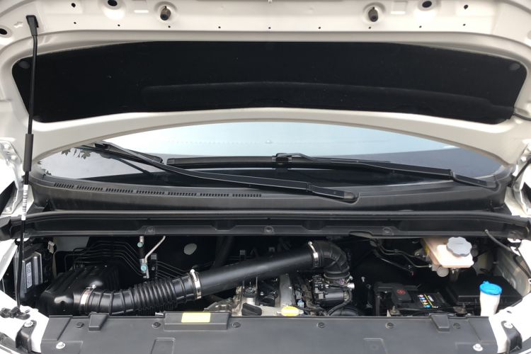 Used JAC Refine M3 2022 1.8L 7-seat Standard Edition Engine Bay