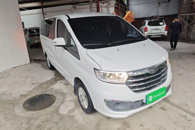 Used JAC Refine M3 2022 PLUS 1.8L 7-seater Standard Model Exterior 2