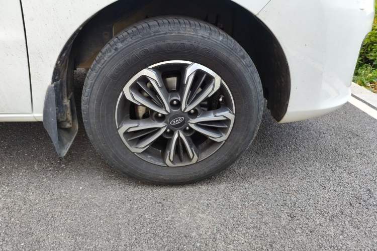 Used JAC Refine M3 2022 PLUS IKEA Edition 1.8L Comfort Version Exterior 4