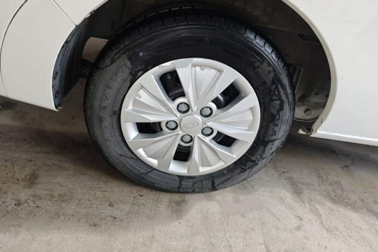Used JAC Refine M3 2022 PLUS 1.8L 7-seater Standard Model Exterior 8