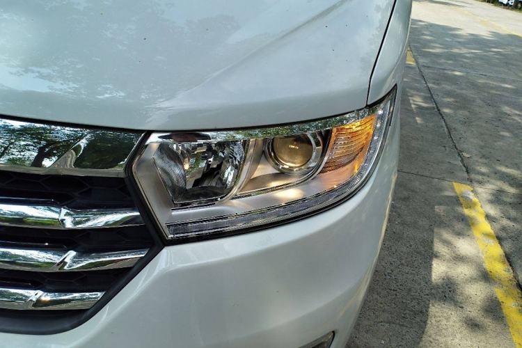 Used JAC Refine M3 2022 PLUS IKEA Edition 1.8L Comfort Version Exterior 8