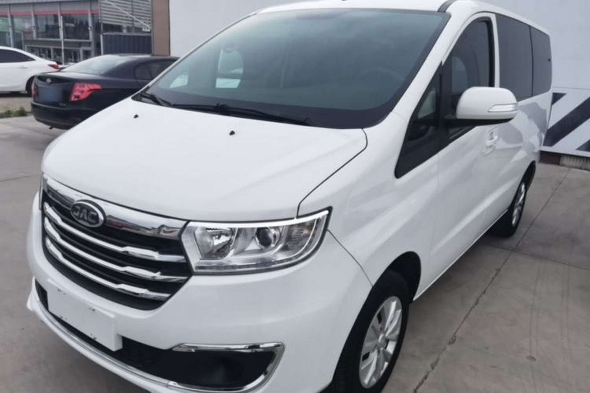 Used JAC Refine M3 2022 1.8L 7-seat Standard Edition Front Left 45 Deg
