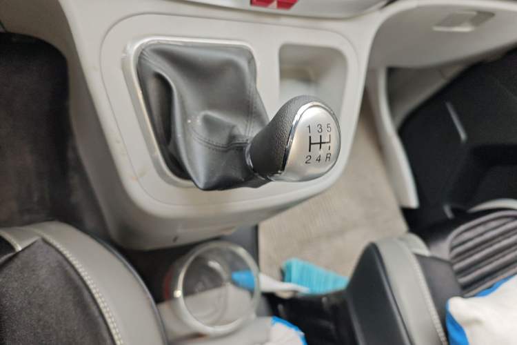 Used JAC Refine M3 2022 PLUS IKEA Edition 1.8L Comfort Version Gear Lever