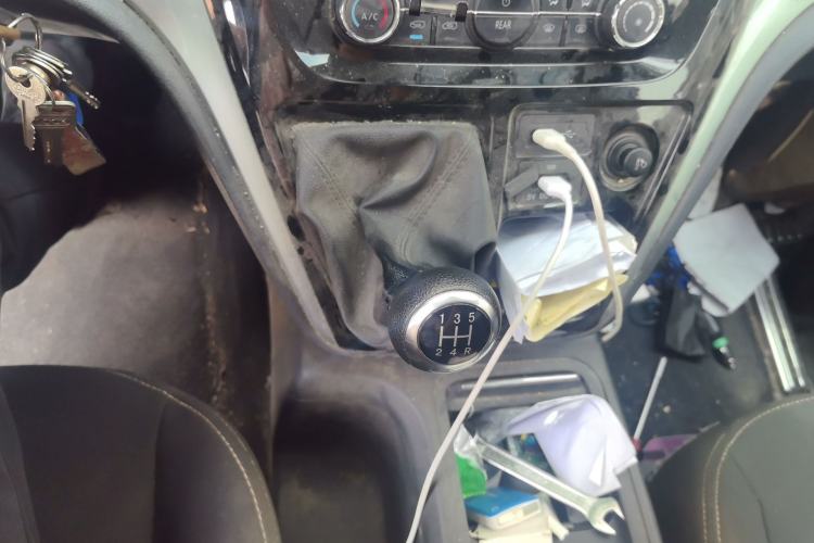 Used JAC Refine M3 2022 1.8L 7-seat Standard Edition Gear Lever