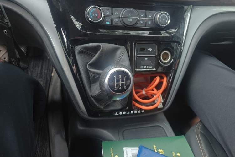 Used JAC Refine M3 2022 1.8L 7-seat Standard Edition Gear Lever